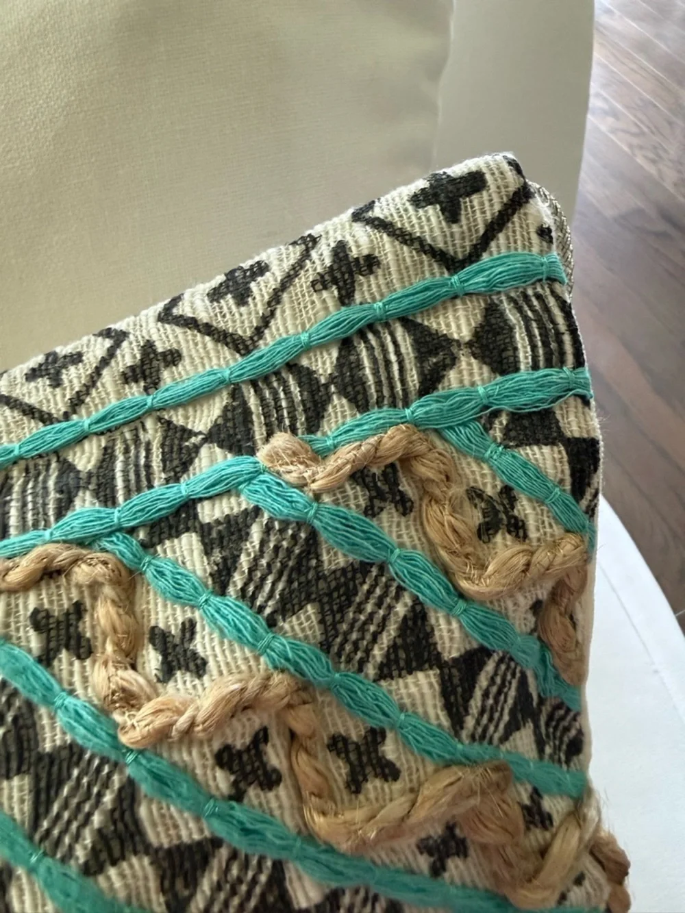 New! SURYA Kazinga Decorative Pillow 20x20